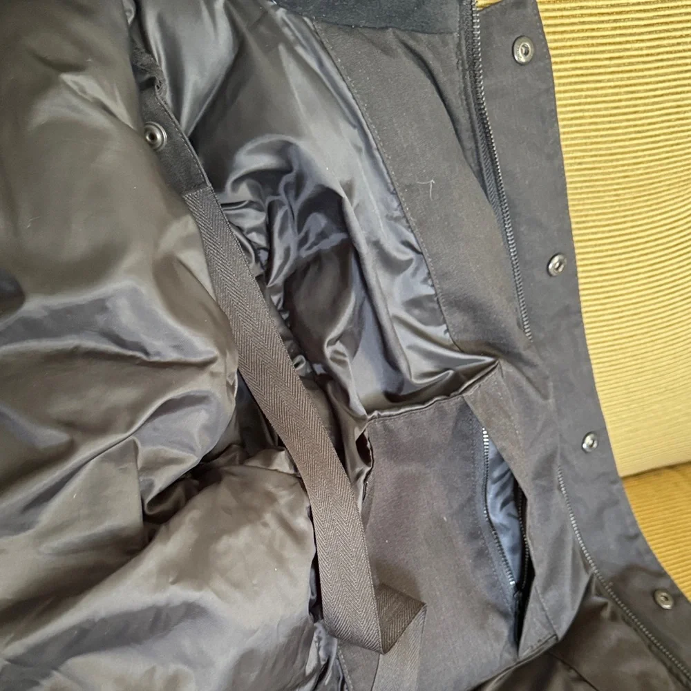 Canada Goose Windermere Black Label Coat - Authentic. XS/TP, but could fit a S. - Picture 11 of 16